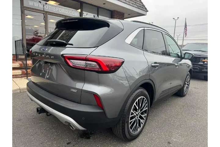 $27900 : Ford Escape Plug-In Hybrid 2 image 6