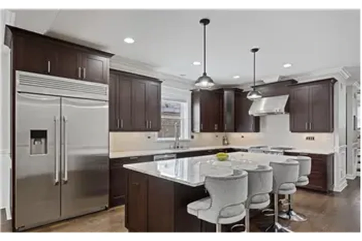 $5700 : Rental property with 3 bedro image 1