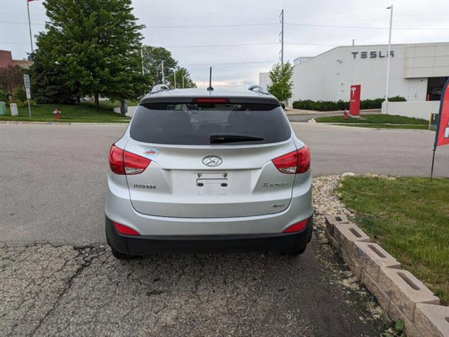 $6990 : 2011 Tucson GLS image 5