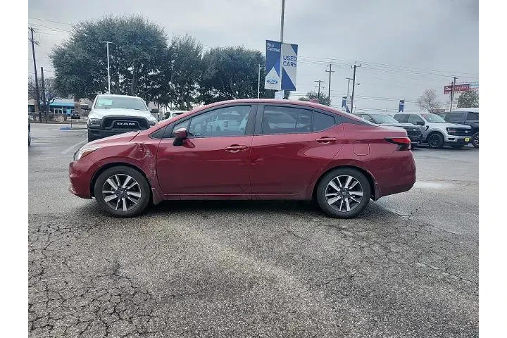 $13498 : Nissan Versa 2021 SV 4dr Sed image 4