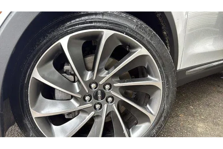 $38591 : Lincoln Nautilus 2022 AWD Re image 9