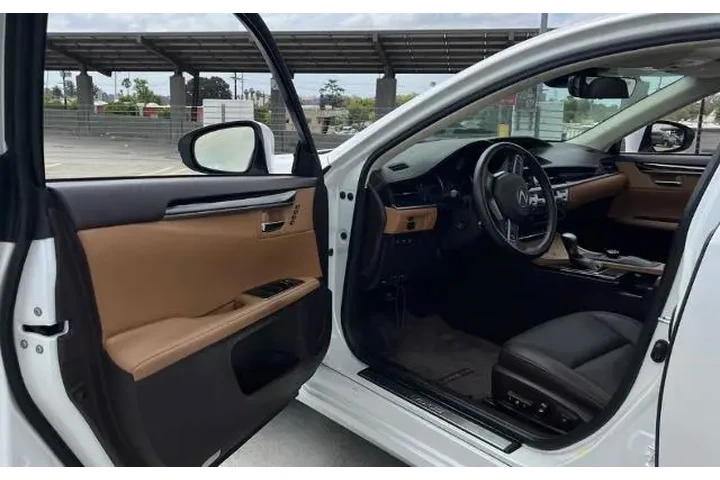 $28900 : Lexus ES 350 2018 4dr Sedan image 6