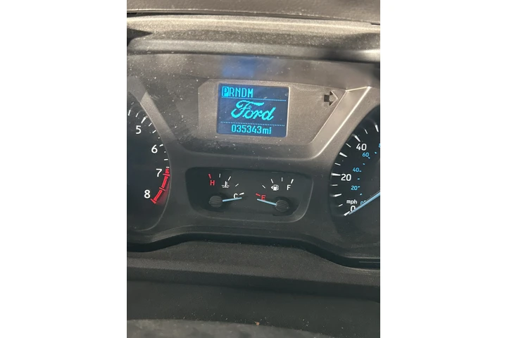 $22000 : Ford Van 250 2018 image 3