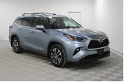 Toyota Highlander 2022 XLE 4