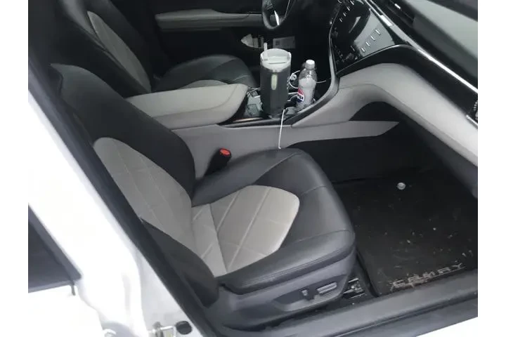 $22000 : Toyota Camry 2018 XLE 4dr Se image 10