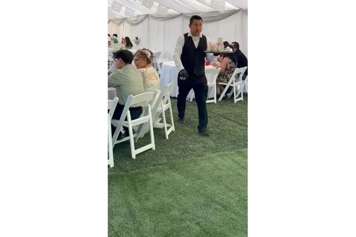 Meseros  y Bartender image 2