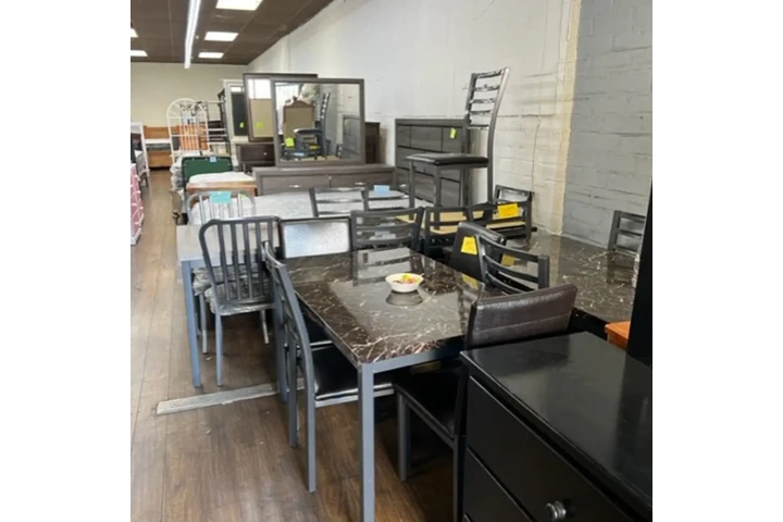 MUEBLES A LA MEDIDA image 3