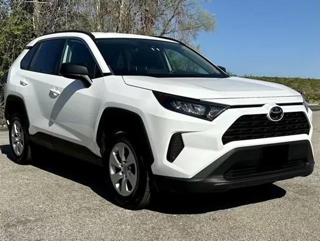 $17500 : 2021 Toyota RAV4 LE image 2