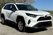 $17500 : 2021 Toyota RAV4 LE thumbnail