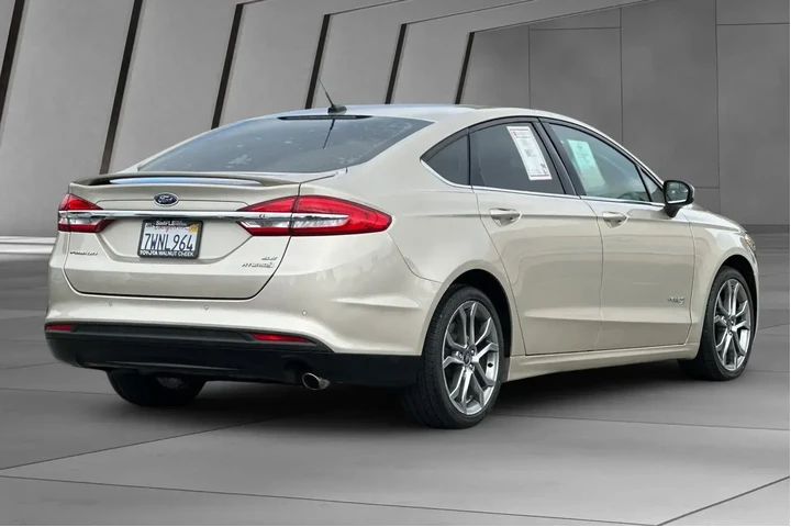 $10200 : Ford Fusion Hybrid 2017 SE 4 image 4