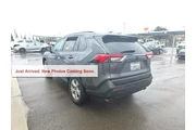 $27900 : Toyota RAV4 2020 AWD XLE 4dr thumbnail