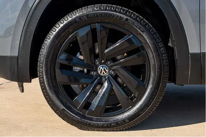 $24685 : Volkswagen Atlas Cross Sport image 5