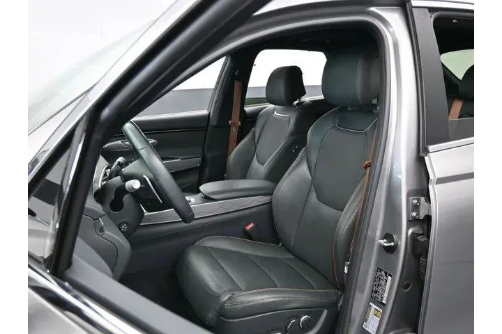 $31991 : Genesis GV70 2022 AWD 2.5T S image 10