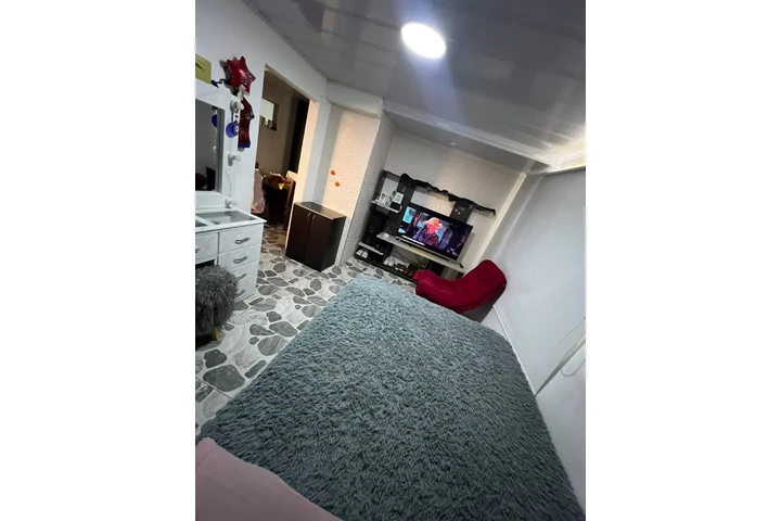 $1350000000 : venta de casa image 8
