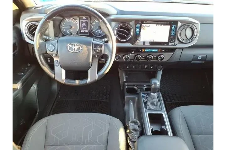 $28900 : Toyota Tacoma 2016 4x4 SR5 V image 7