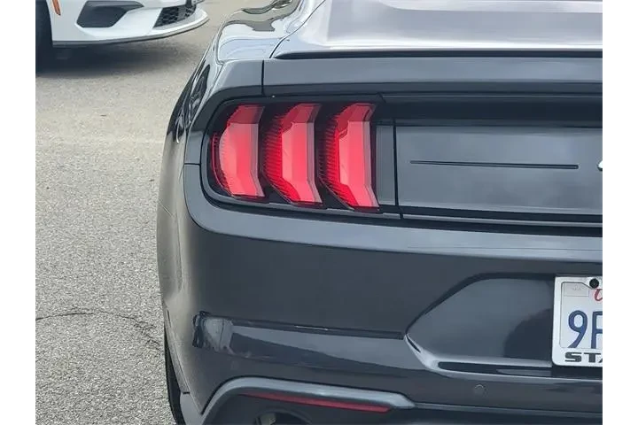 $26445 : Ford Mustang 2022 EcoBoost P image 6