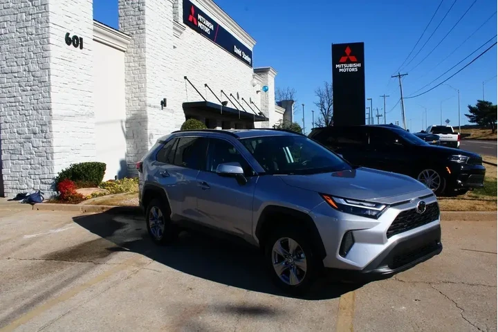 $26385 : Toyota RAV4 2024 XLE 4dr SUV image 6