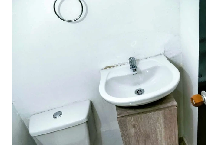 $950000 : Alquilo Oficina Edif Centenari image 4