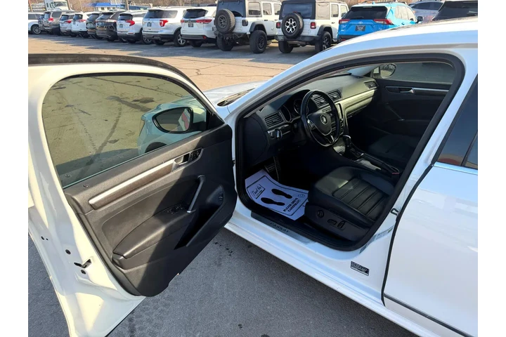 $11890 : 2017 Passat 1.8T SEL Premium image 8