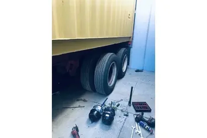 Road service diesel image 9