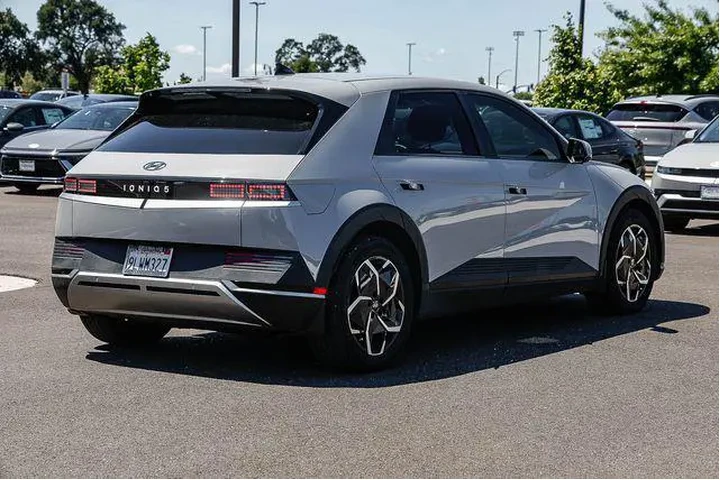 $25888 : Hyundai IONIQ 5 2024 SEL 4dr image 5