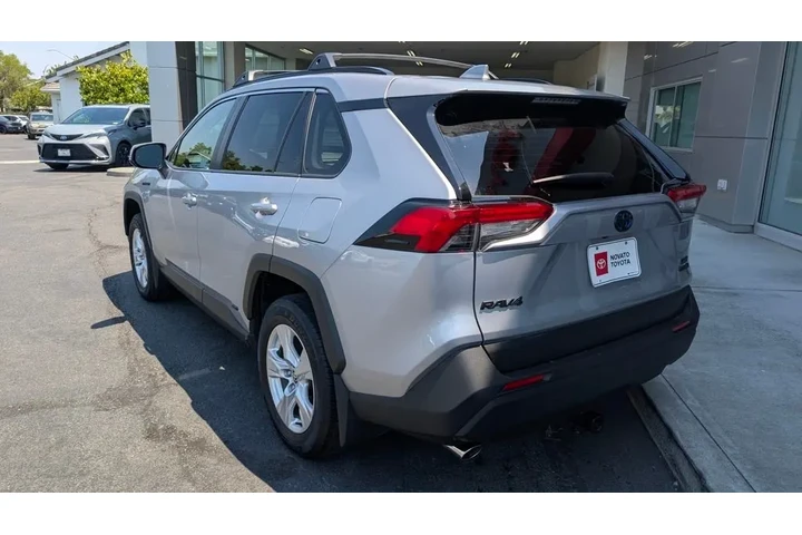 $30399 : 2021 RAV4 Hybrid XLE image 8