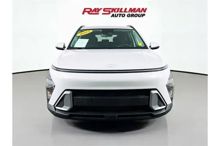 $23975 : Hyundai KONA 2025 SEL 4dr Cr image 2