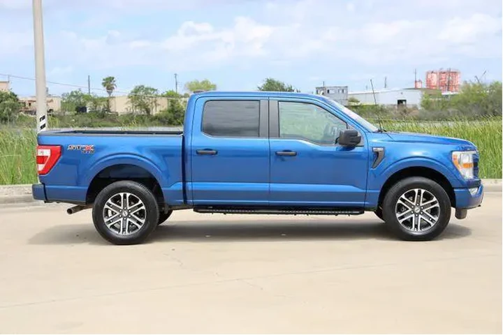 $31133 : Ford F-150 2022 4x4 XL 4dr S image 4