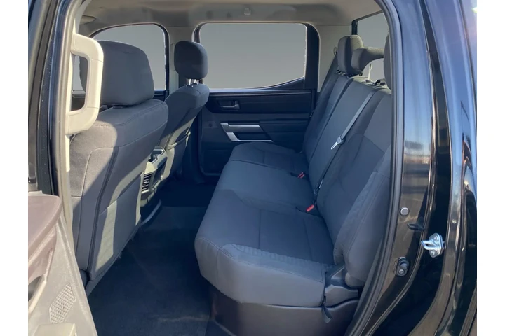 $39389 : Toyota Tundra 2023 4x4 SR5 4 image 9