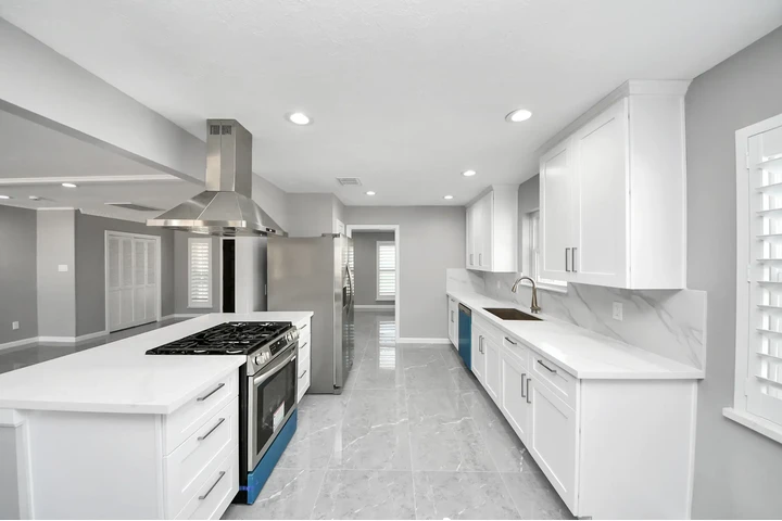 $2400 : House for Rent image 2