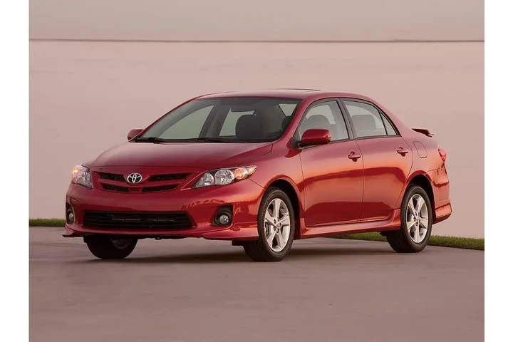 $5490 : Toyota Corolla 2013 S 4dr Se image 1