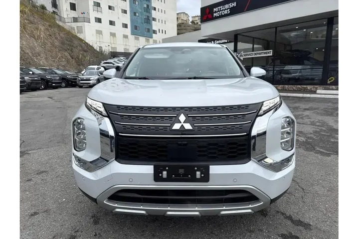 $28830 : Mitsubishi Outlander 2024 SE image 3