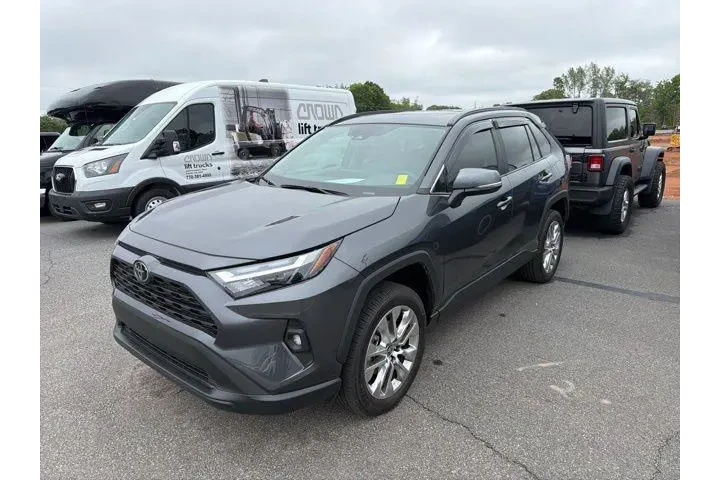 $37992 : Toyota RAV4 2025 XLE Premium image 1