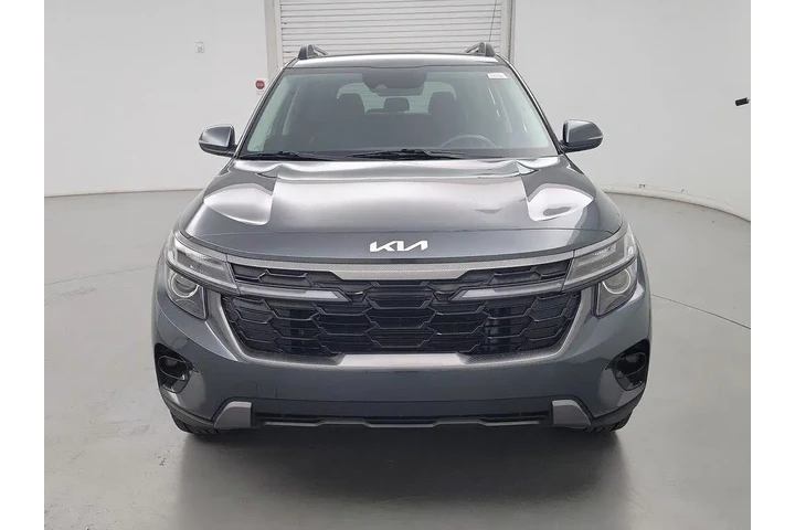 $22998 : Kia Seltos 2024 AWD X-Line 4 image 2