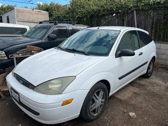 $4900 : 2003 Focus ZX3 image 3