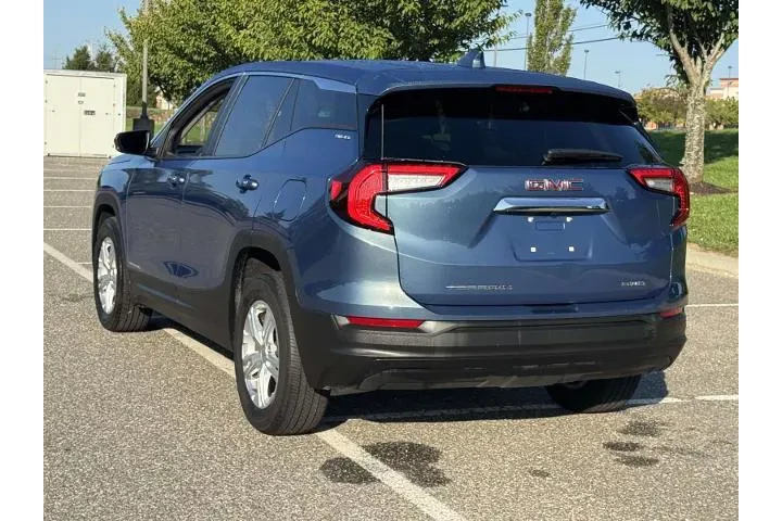 $25800 : GMC Terrain 2024 AWD SLE 4dr image 4