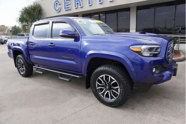 $39988 : Toyota Tacoma 2023 4x4 TRD S image 1