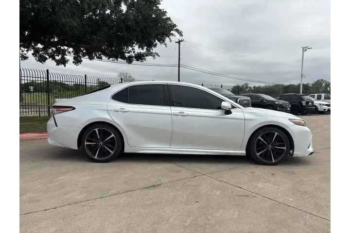 $20773 : Toyota Camry 2019 XLE V6 4dr image 2