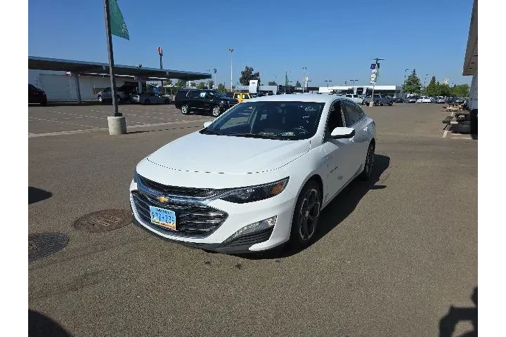 $19775 : Chevrolet Malibu 2024 LT 4dr image 3