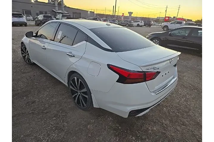 $15871 : Nissan Altima 2020 2.5 Plati image 2