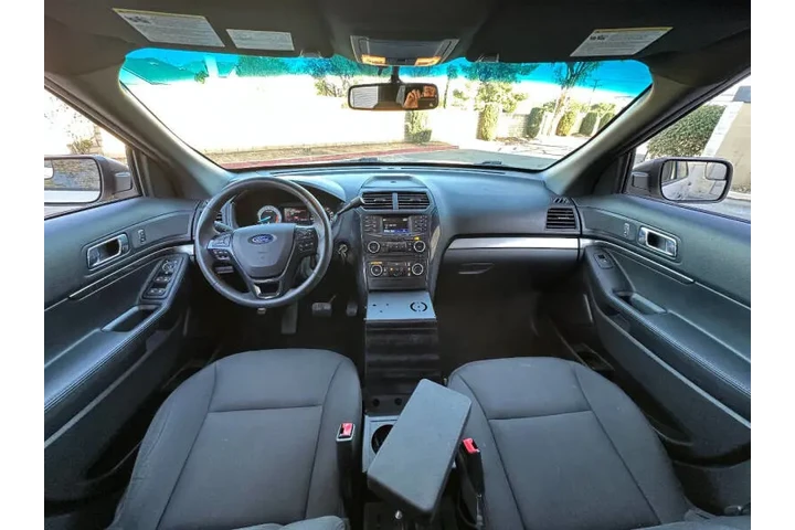 $14750 : 2017 Explorer Police Intercep image 4