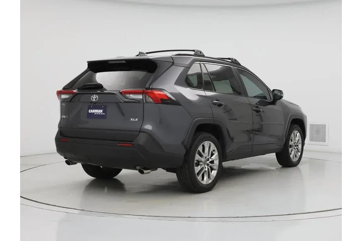 $28998 : Toyota RAV4 2021 XLE Premium image 8