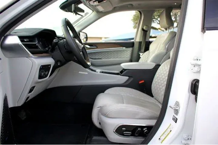 $31218 : Jeep Grand Cherokee 2022 4x4 image 9