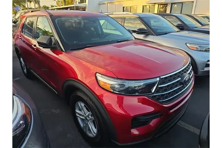 $24390 : Ford Explorer 2022 XLT 4dr S image 2