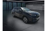 $33588 : Toyota Highlander 2023 XLE 4 thumbnail