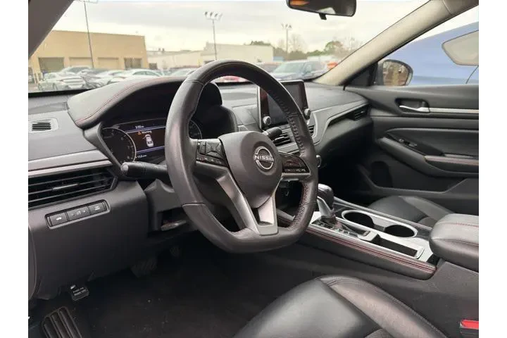 $21124 : Nissan Altima 2024 2.5 SR 4d image 9