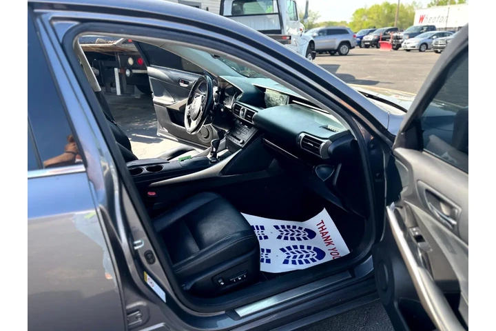 $17995 : 2015 IS image 9