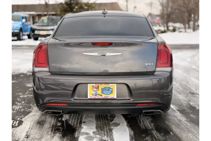 $12995 : 2019 300 Touring image 10