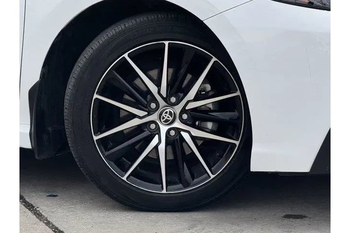 $28249 : Toyota Camry Hybrid 2024 SE image 3