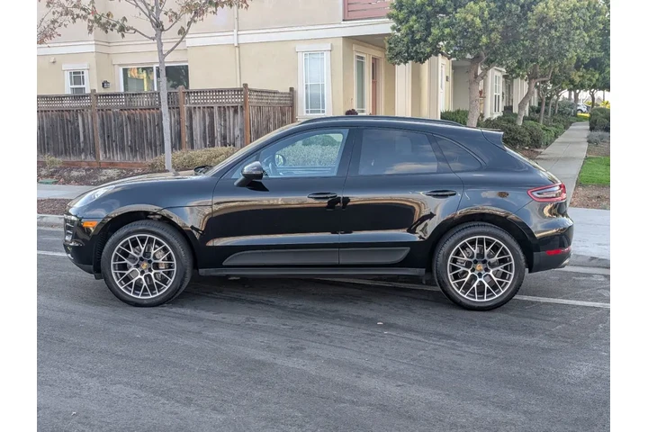 $24988 : 2018 Macan S image 9